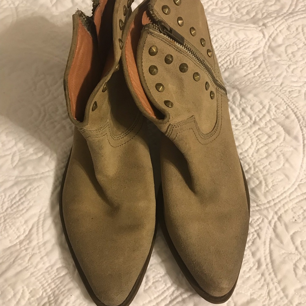 Lucky brand suede boots.